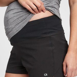 GapFit Maternity 3.5" Running shorts